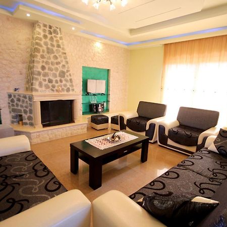 Mihal Suites Sarandë 외부 사진