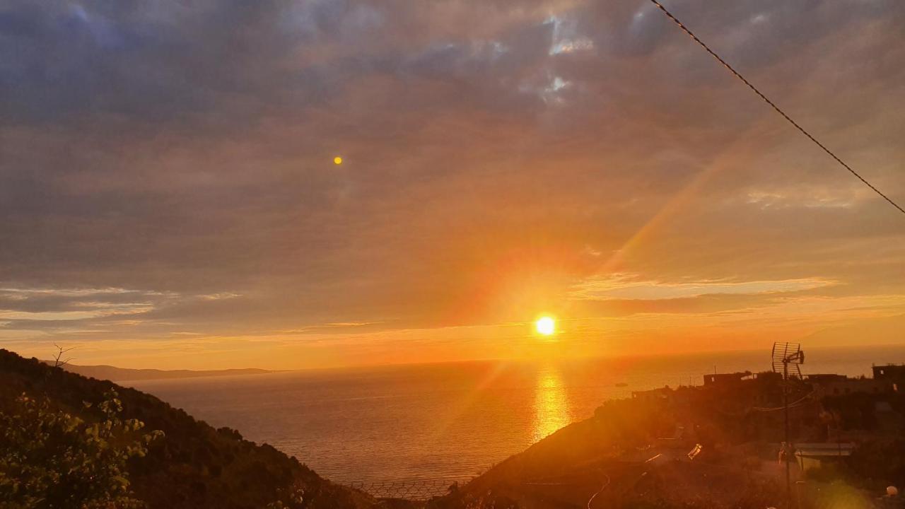 Mihal Suites Sarandë 외부 사진