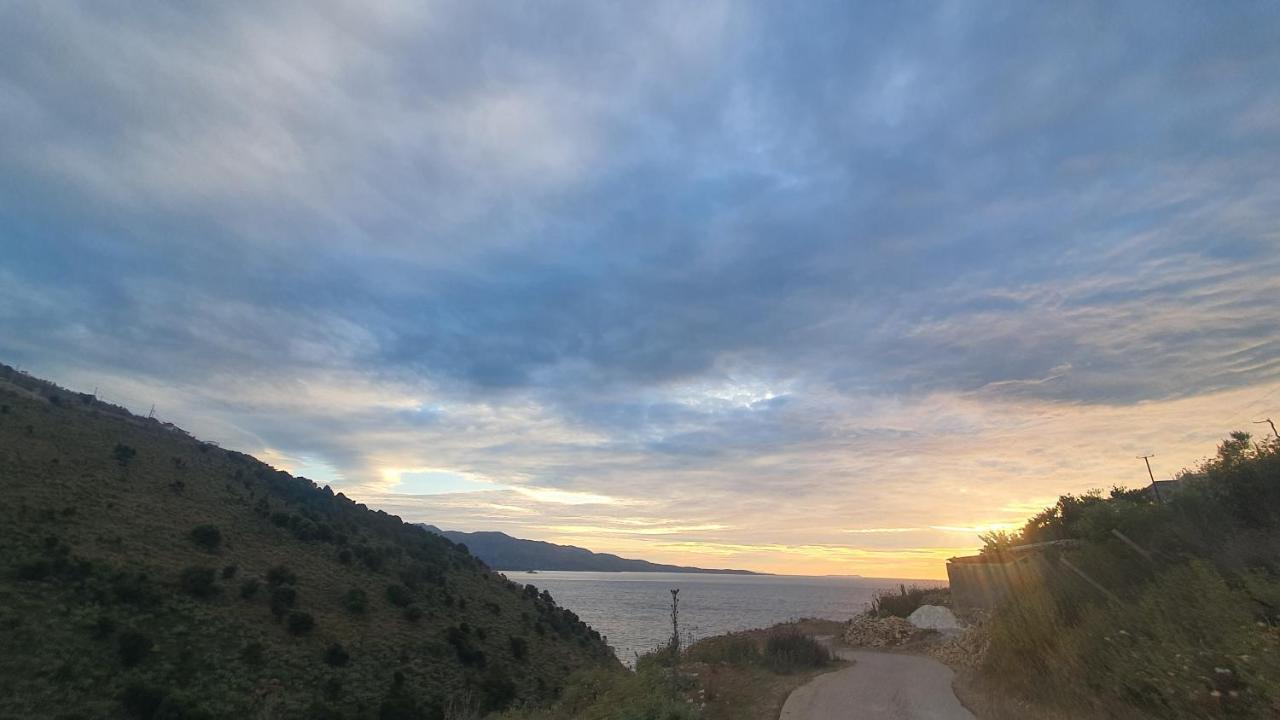 Mihal Suites Sarandë 외부 사진